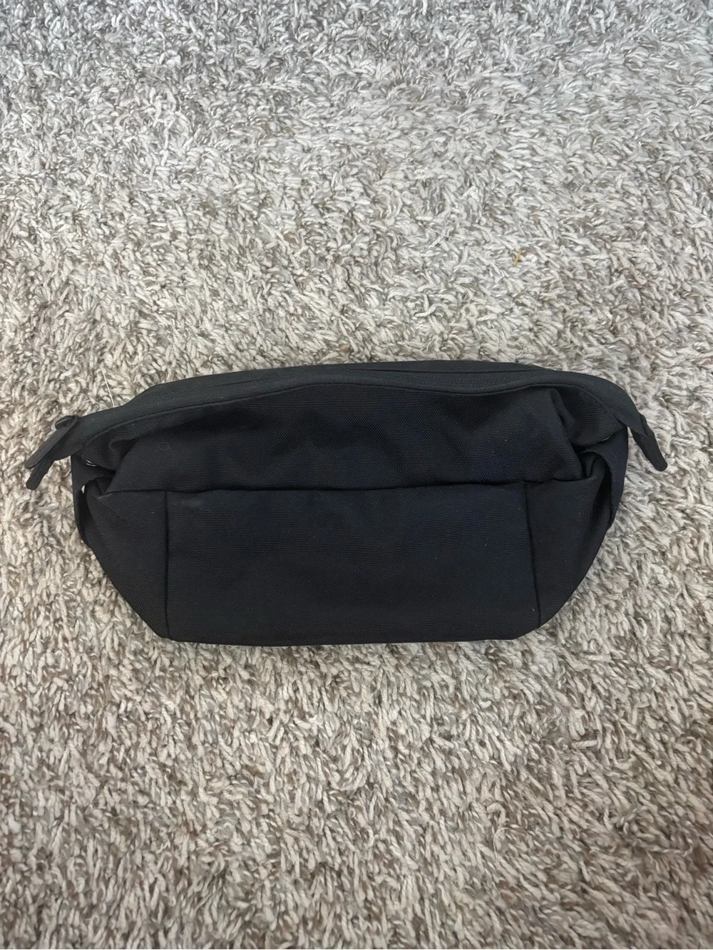 Everlane compact black
